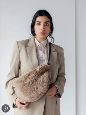 YBH Shearling Sling